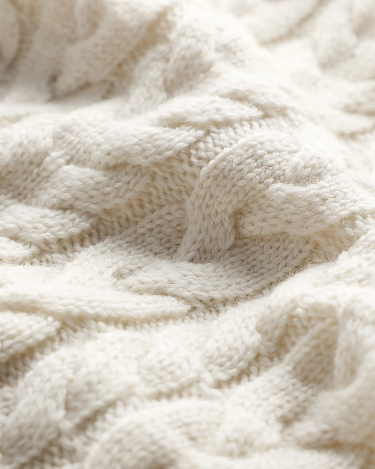 Australian Merino Wool Cable Crewneck Sweater - US 4648