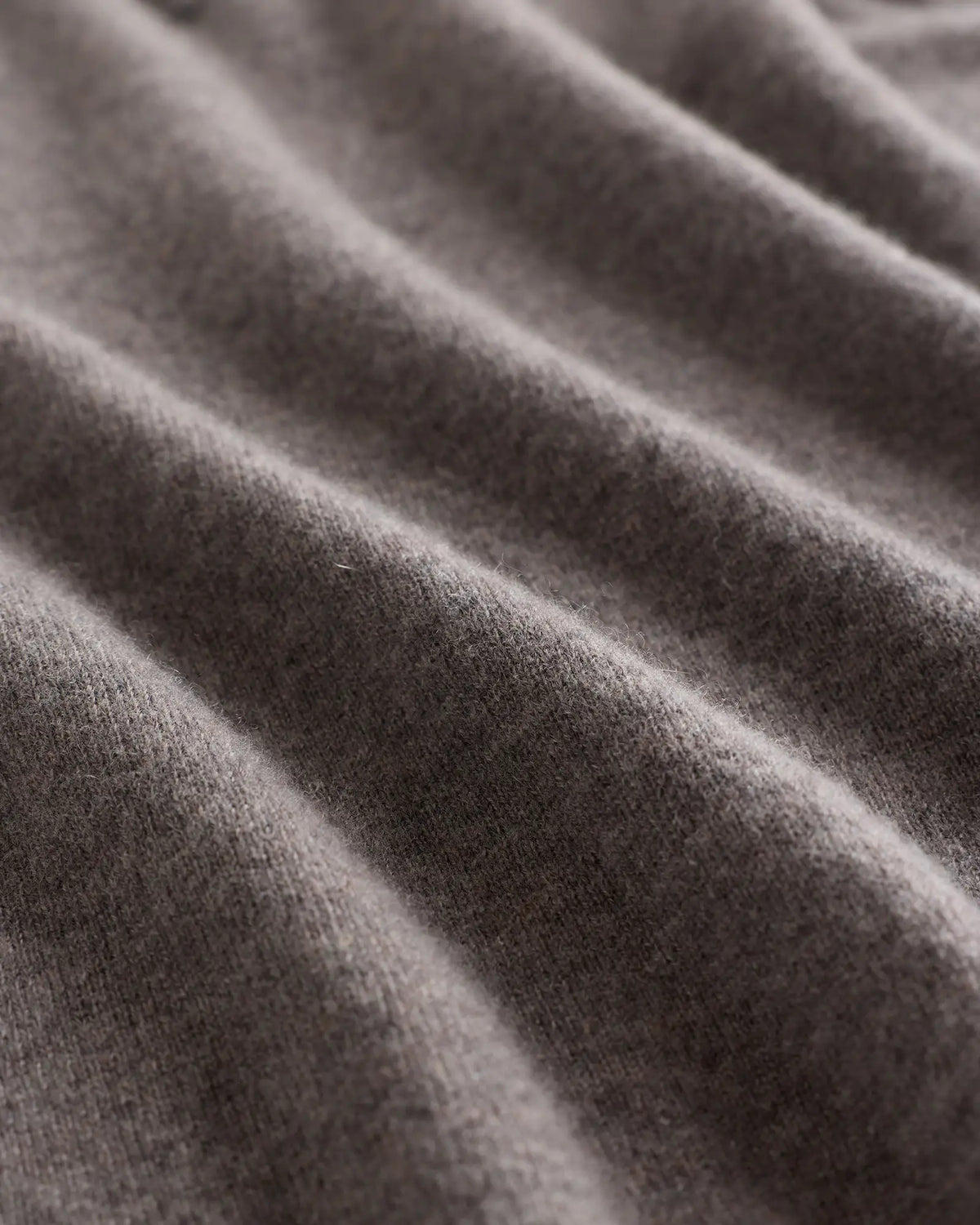 100% Mongolian Cashmere Short Sleeve Polo Sweater - US 6906