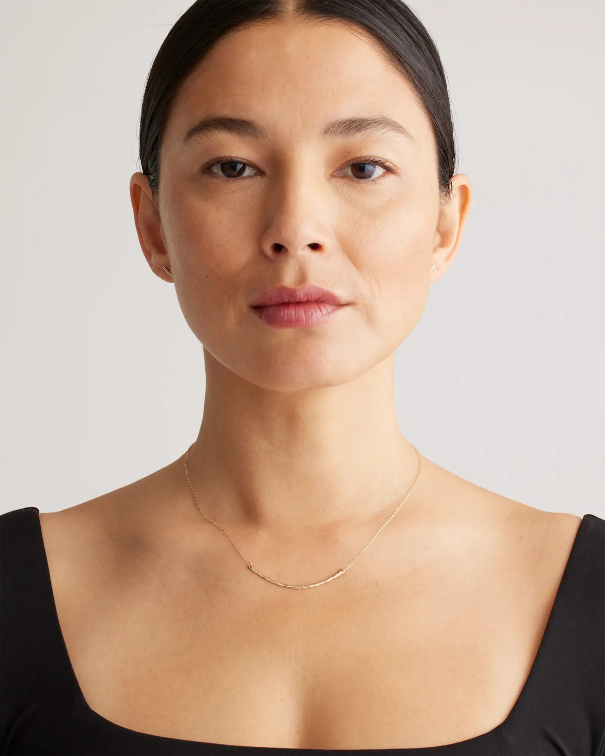 14K Gold Hammered Curve Necklace - US 6147