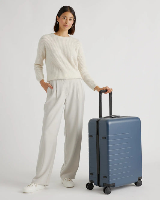 Medium Check-In Suitcase - US 9996