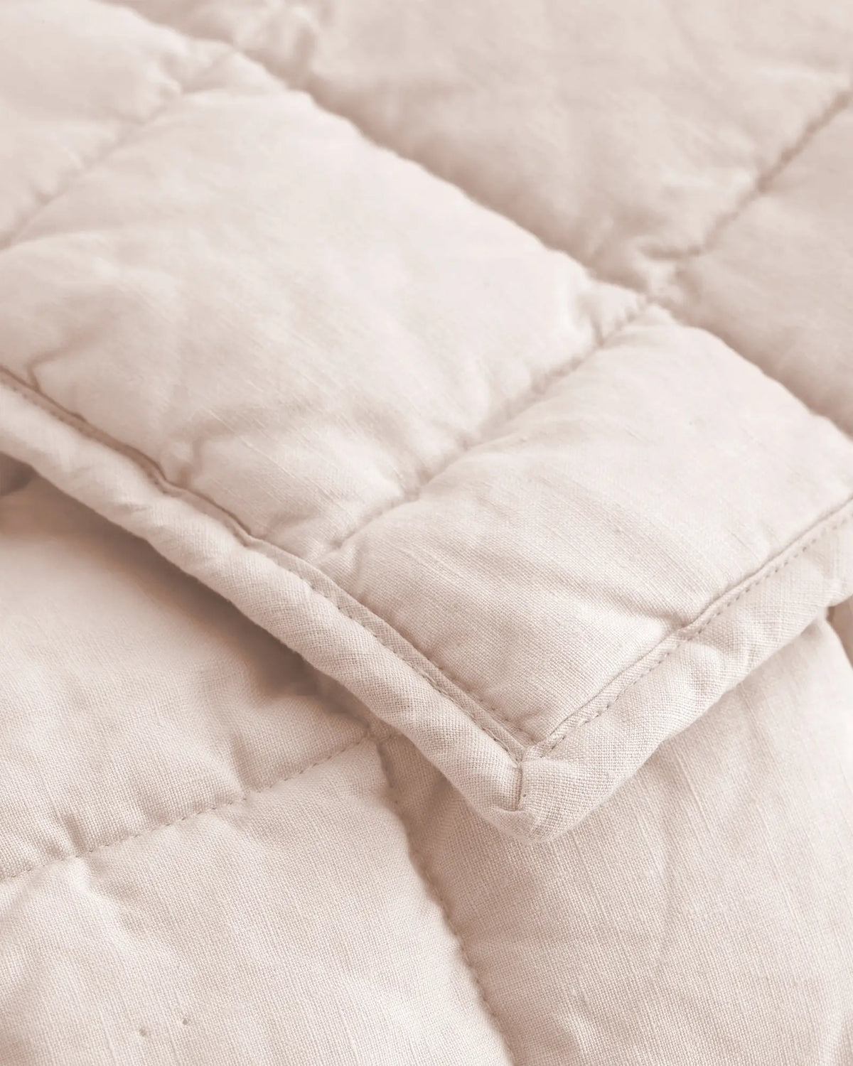 European Linen Toddler Quilt - US 4998