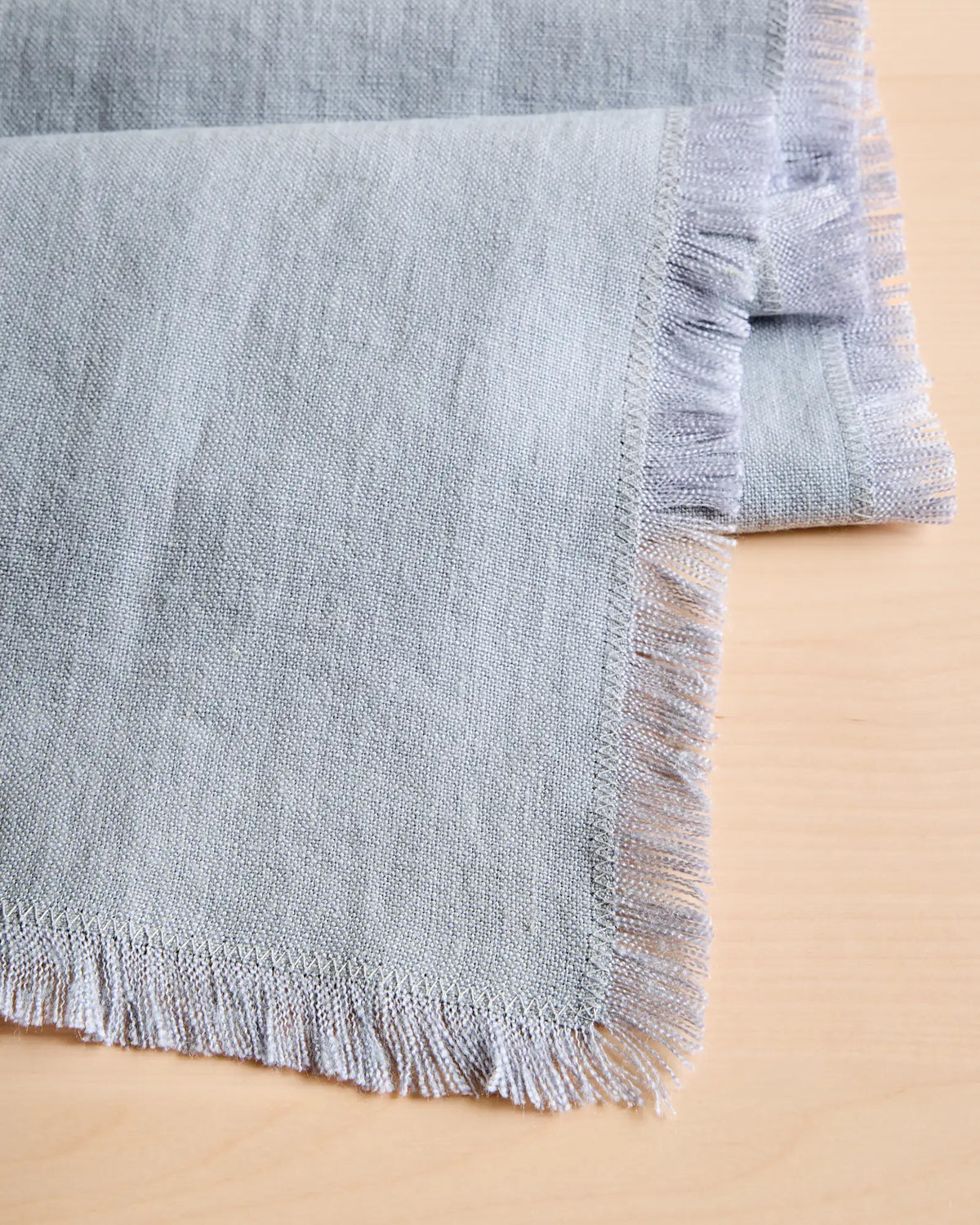 European Linen Fringe Table Runner - US 6090
