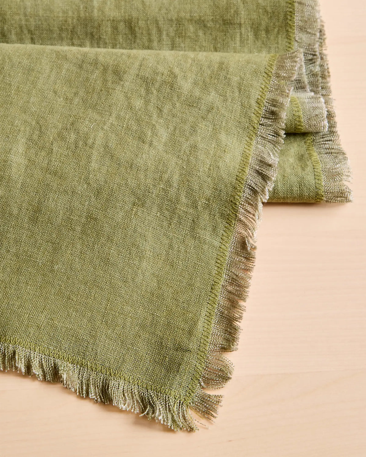 European Linen Fringe Table Runner - US 2714