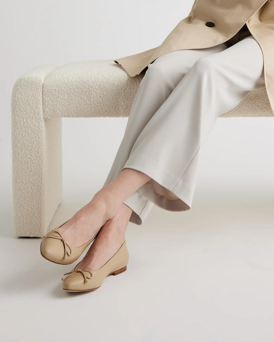 Italian Leather Pointed Bow Flat - US 6716