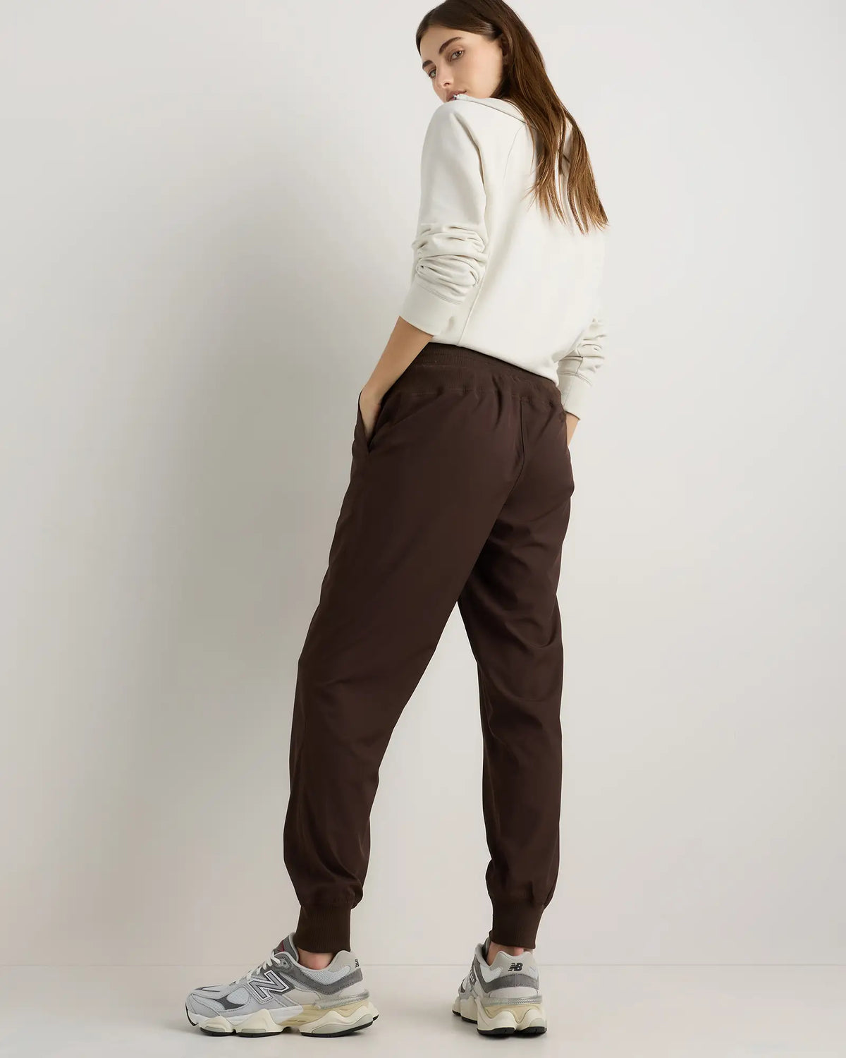 Performance Tech Mid-Rise Joggers - US 3851