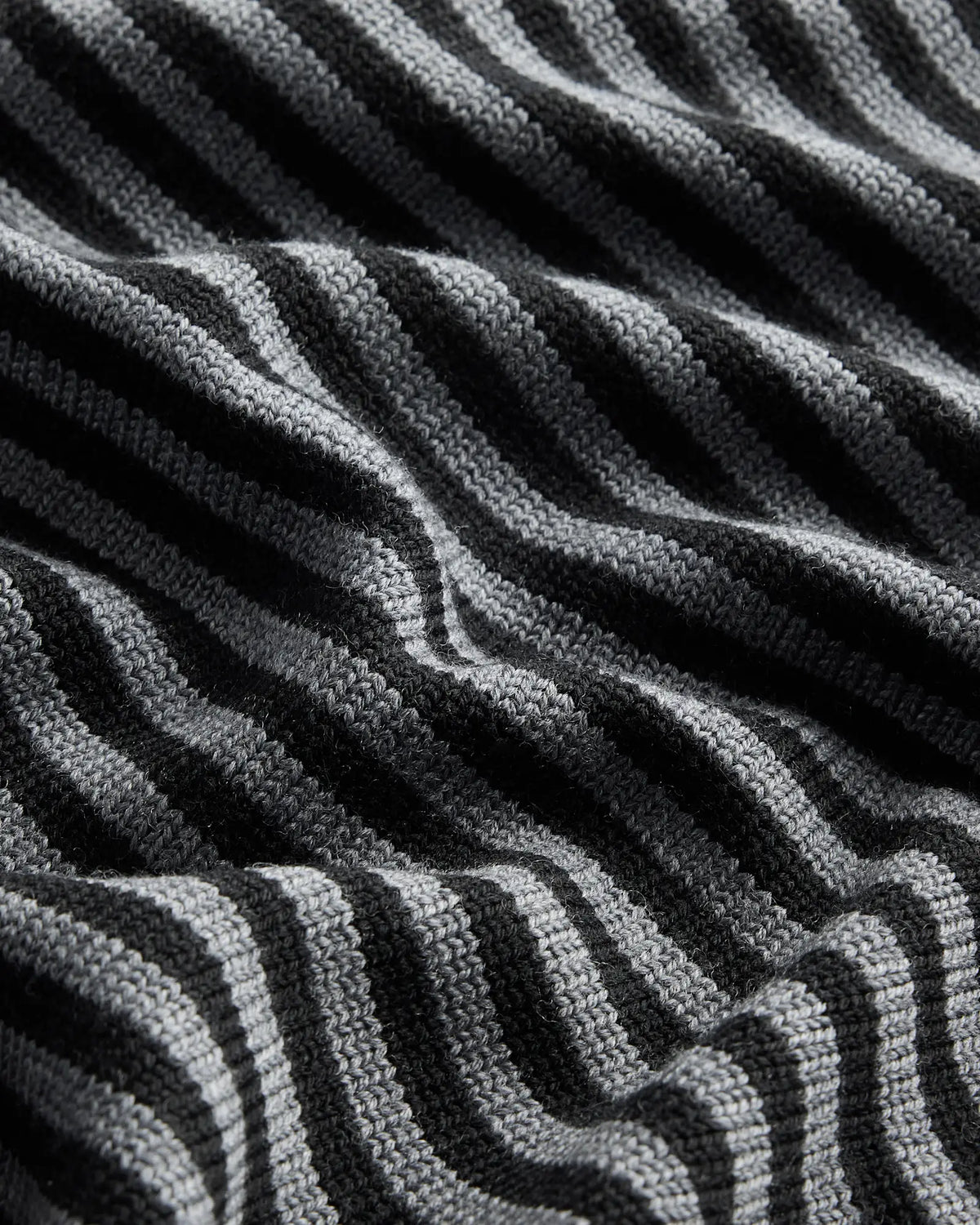 100% Merino Wool Triangle Scarf - US 8424
