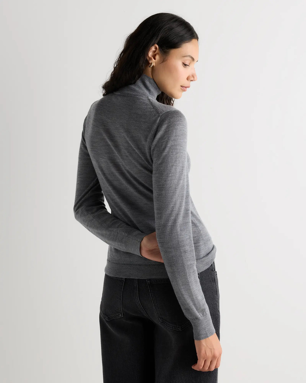 Ultra-Fine Merino Wool Turtleneck Sweater - US 0726