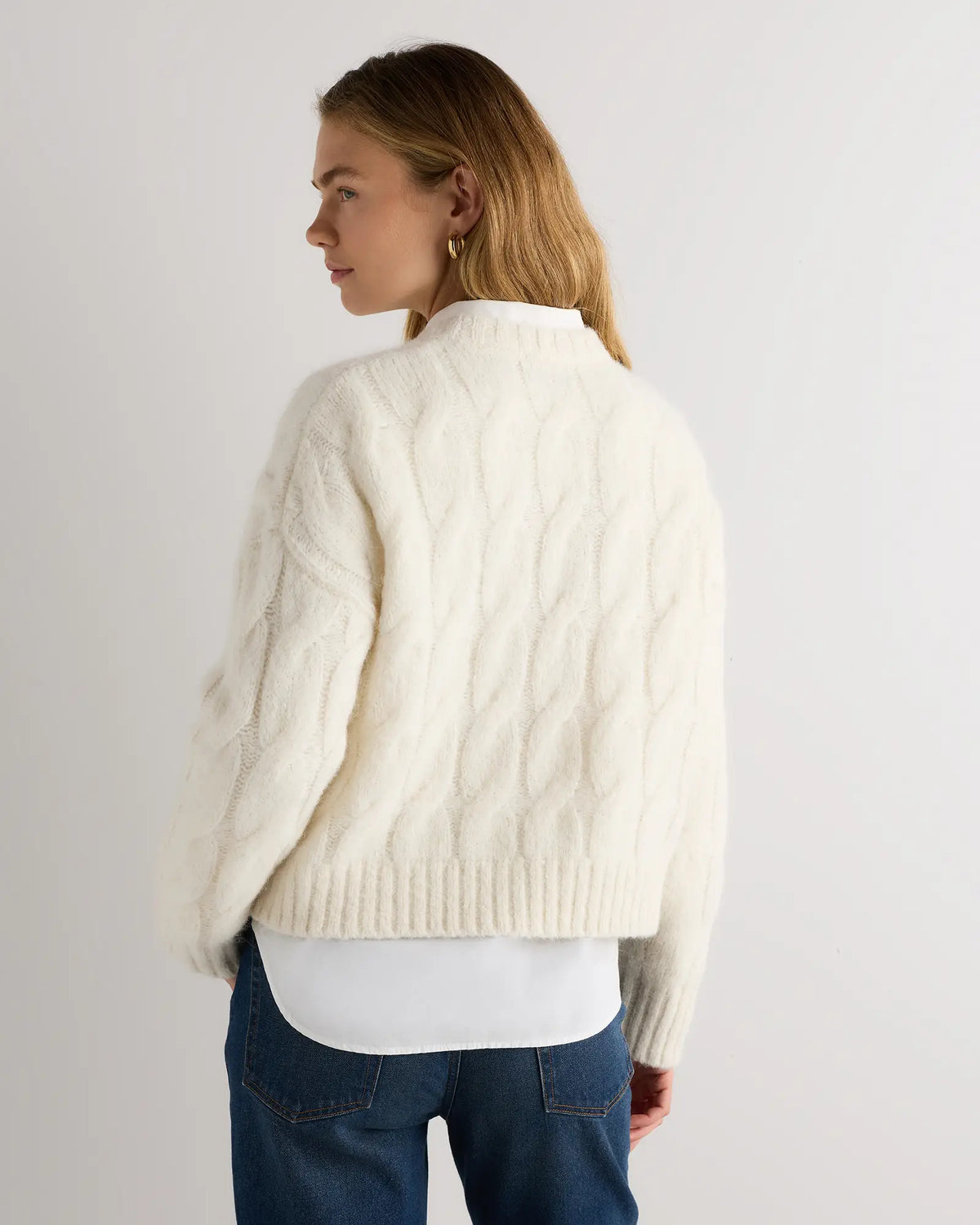 Lofty Baby Alpaca Relaxed Cropped Cable Crewneck - US 4899