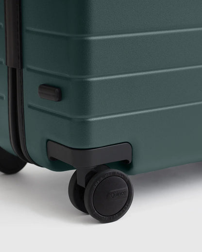 Medium Check-In Suitcase - US 0926