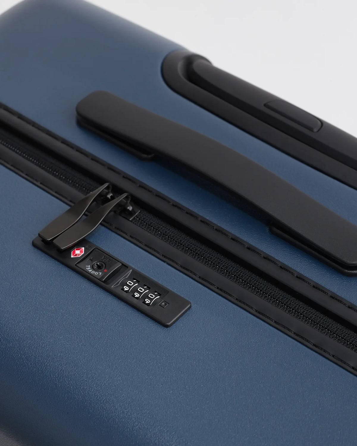 Carry-On & Large Check-In Suitcase Set - US 6140