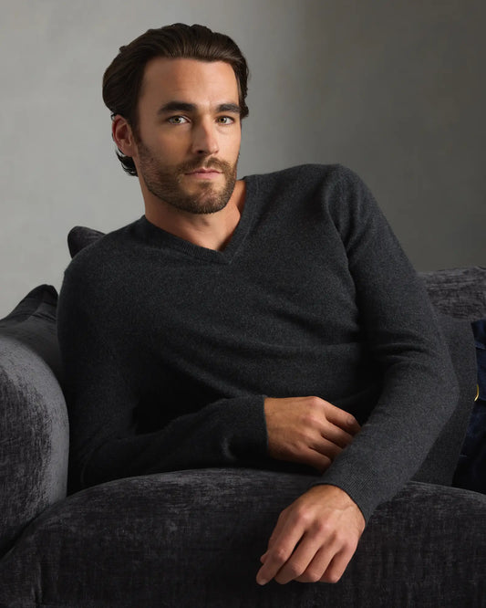 Mongolian Cashmere V-Neck Sweater - US 0198