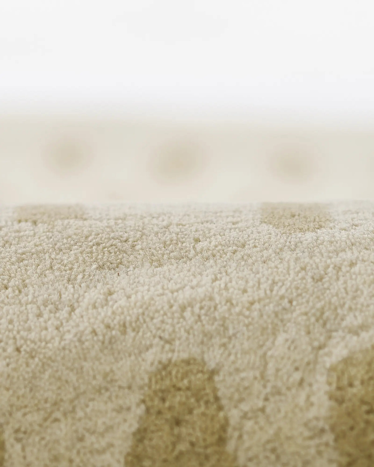 Painterly Dots Hand-Tufted Wool Rug - US 1396