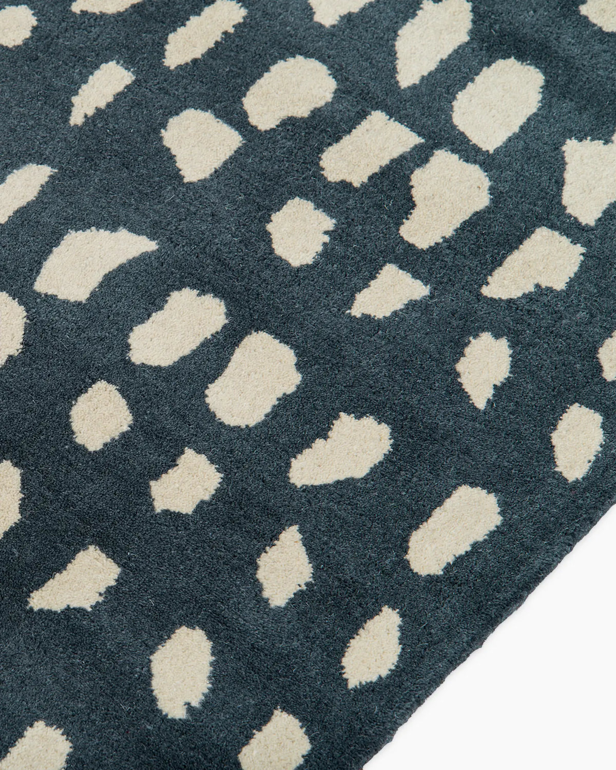 Painterly Dots Hand-Tufted Wool Rug - US 0829