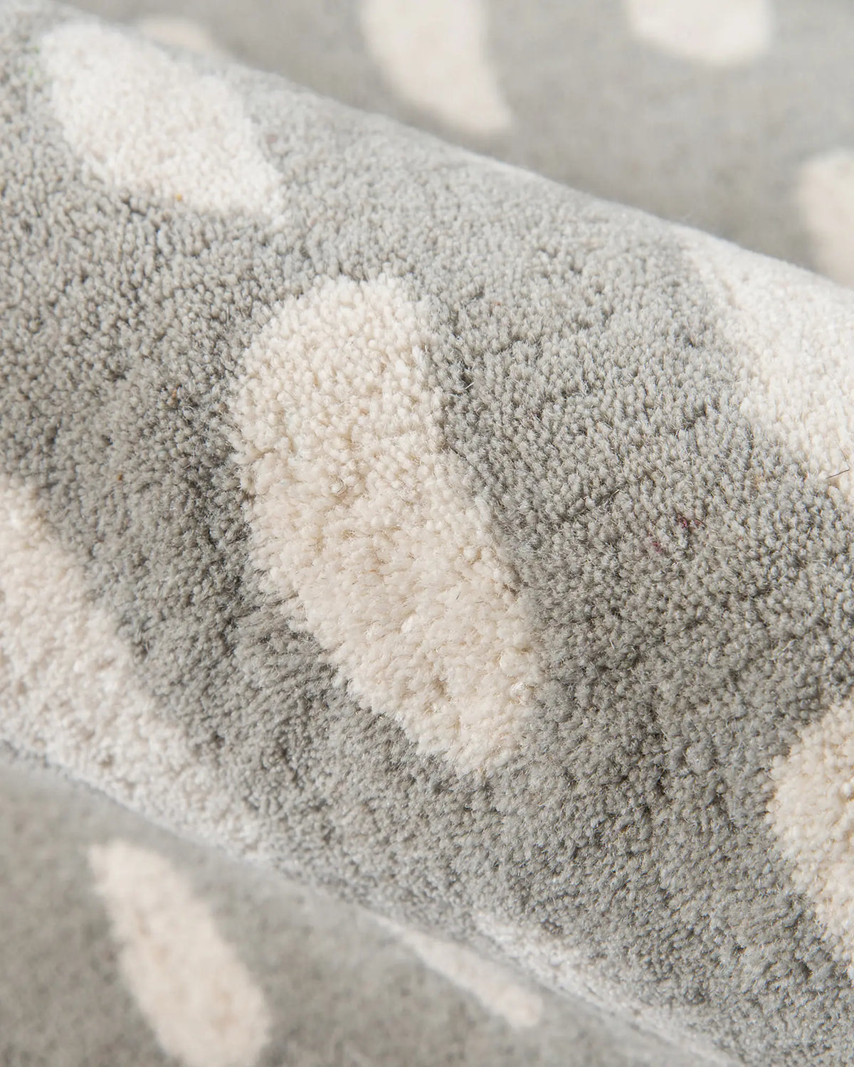 Painterly Dots Hand-Tufted Wool Rug - US 0703
