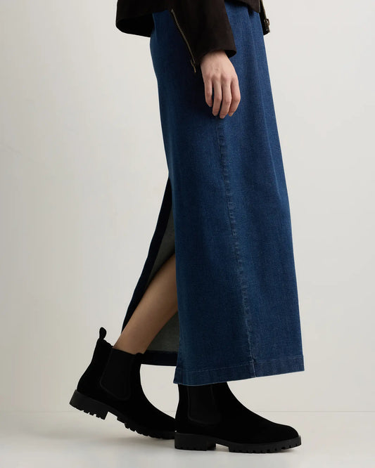 Italian Suede Lug Sole Chelsea Boot - US 5627