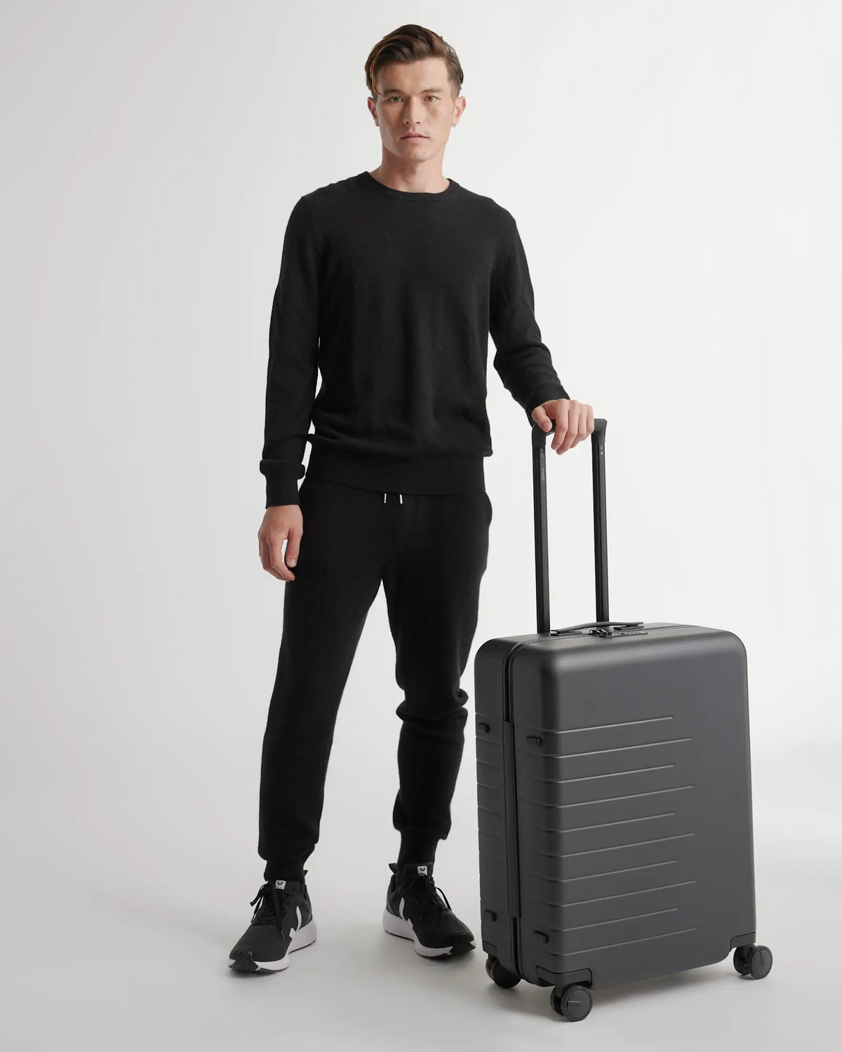 Medium Check-In Suitcase - US 4991