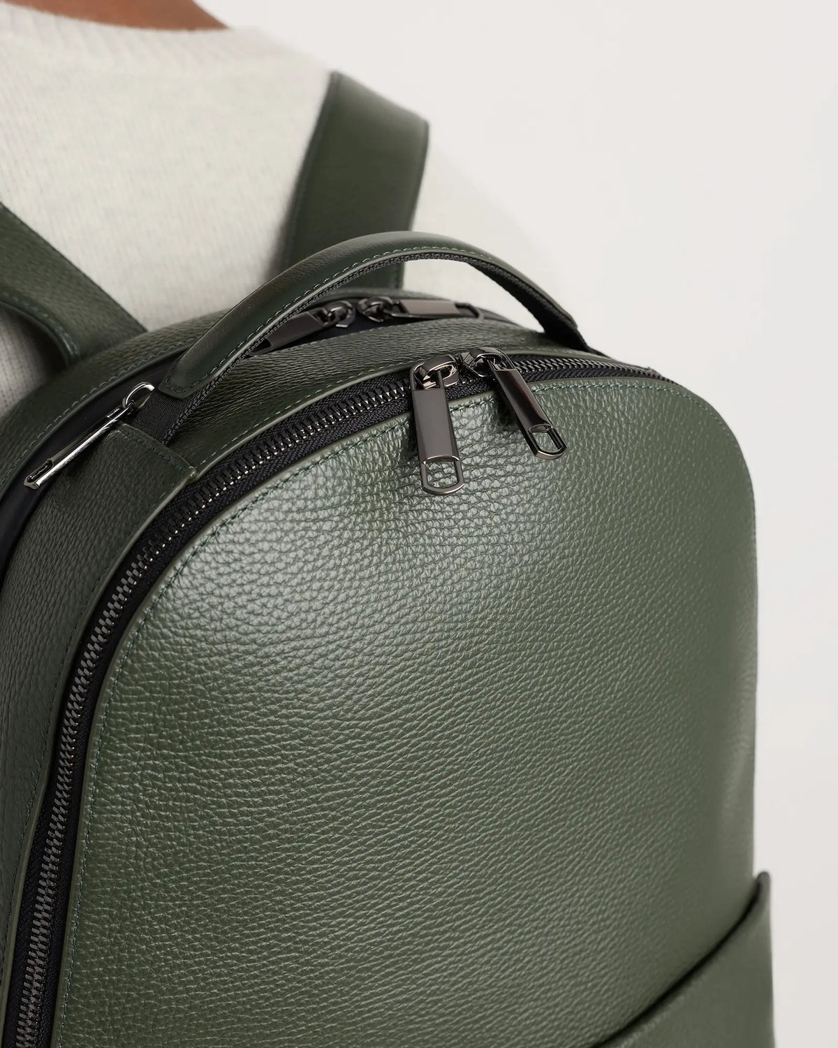Excursion Italian Leather Laptop Backpack - US 5993