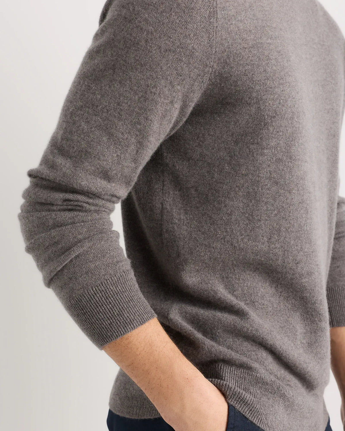 Mongolian Cashmere Crewneck Sweater - US 4625