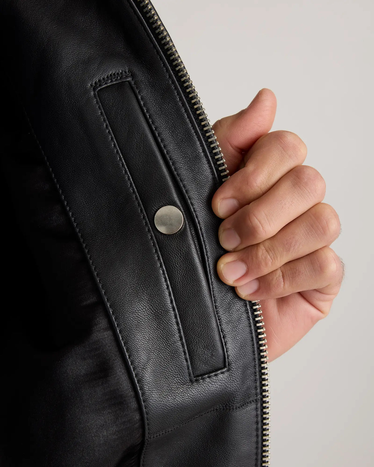 100% Washed Leather Bomber Jacket - US 2616