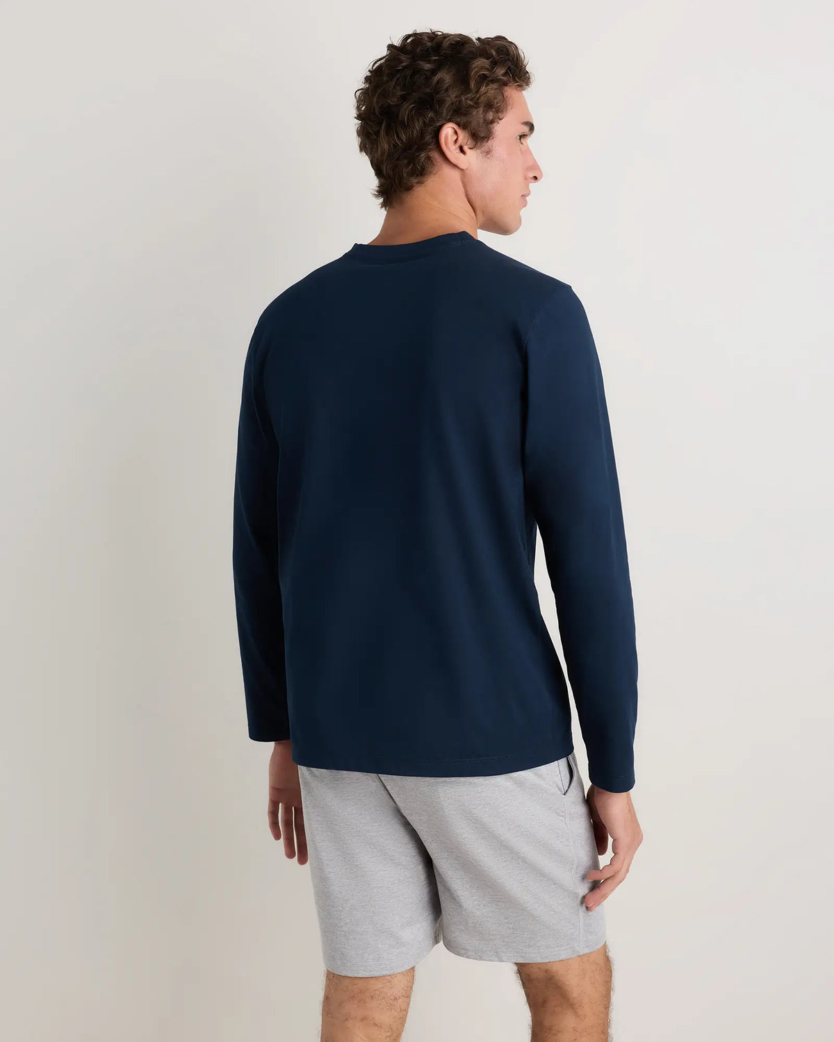 Studio Performance Long Sleeve Tee - US 4278