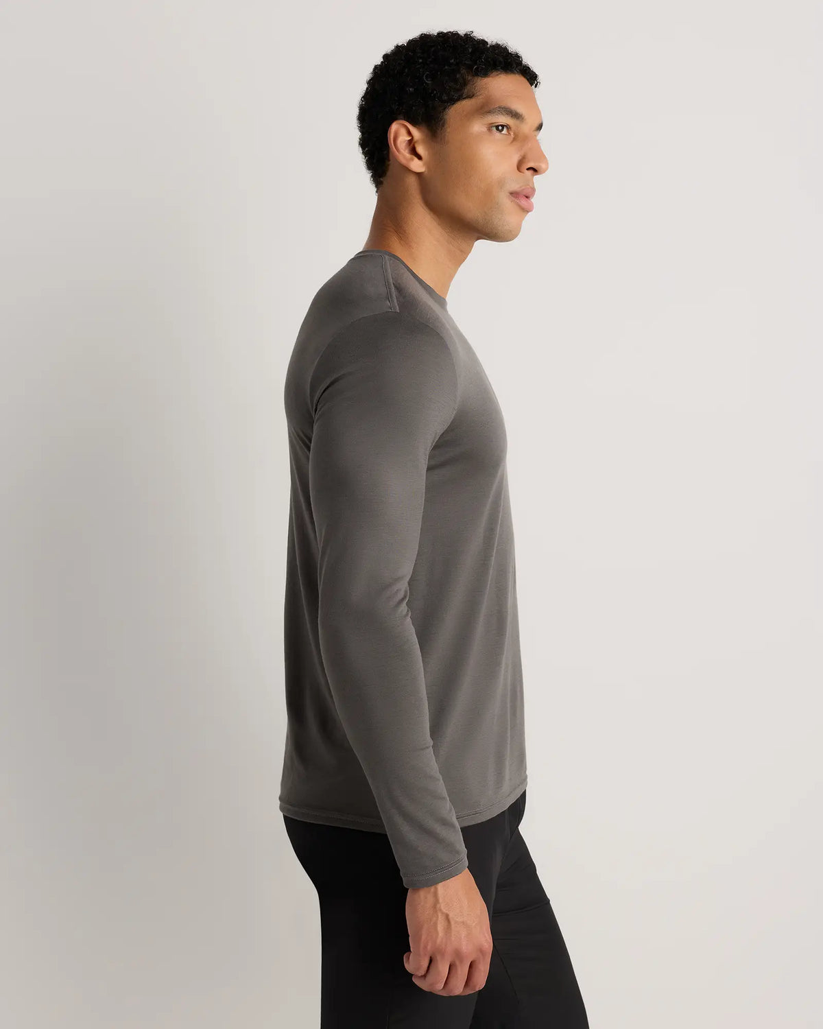 100% Merino Wool All-Season Long Sleeve Base Layer Tee - US 2428