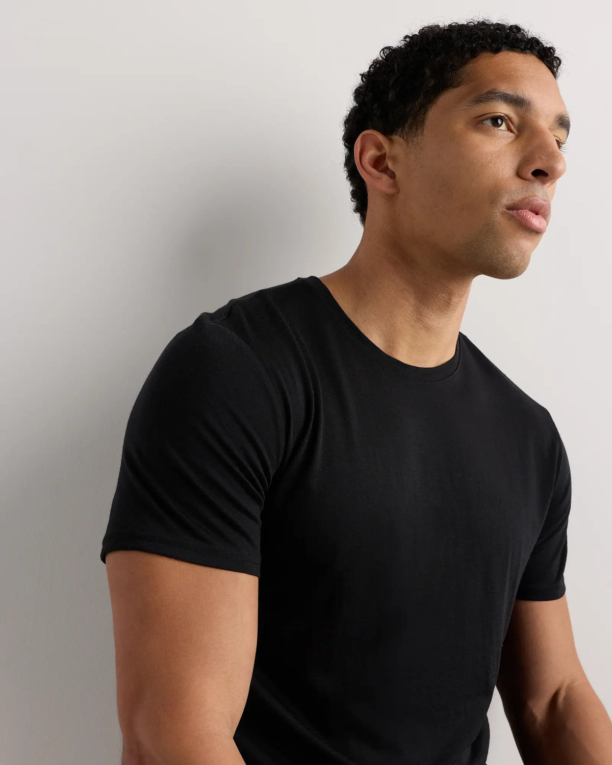 100% Merino Wool All-Season Short Sleeve Base Layer Tee - US 2189