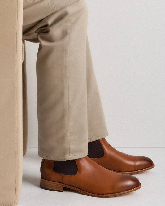 Essential Leather Dress Chelsea Boot - US 9917