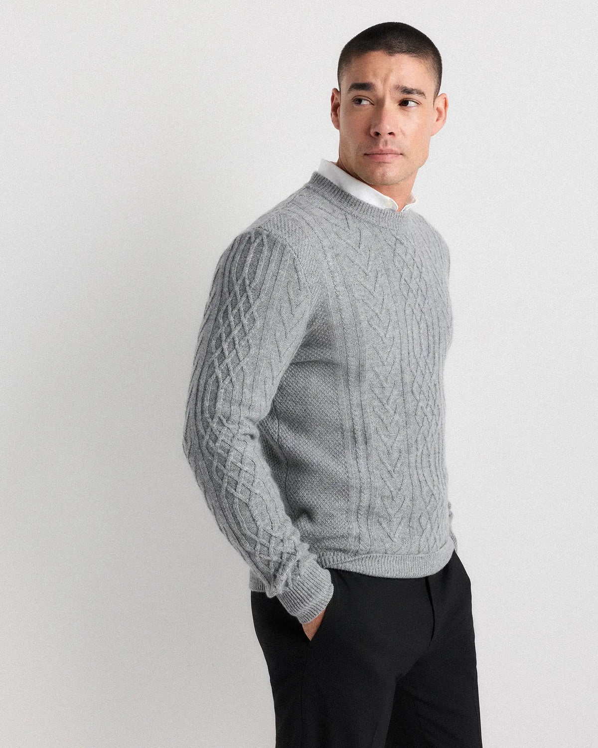 Mongolian Cashmere Cable Crewneck Sweater - US 1019