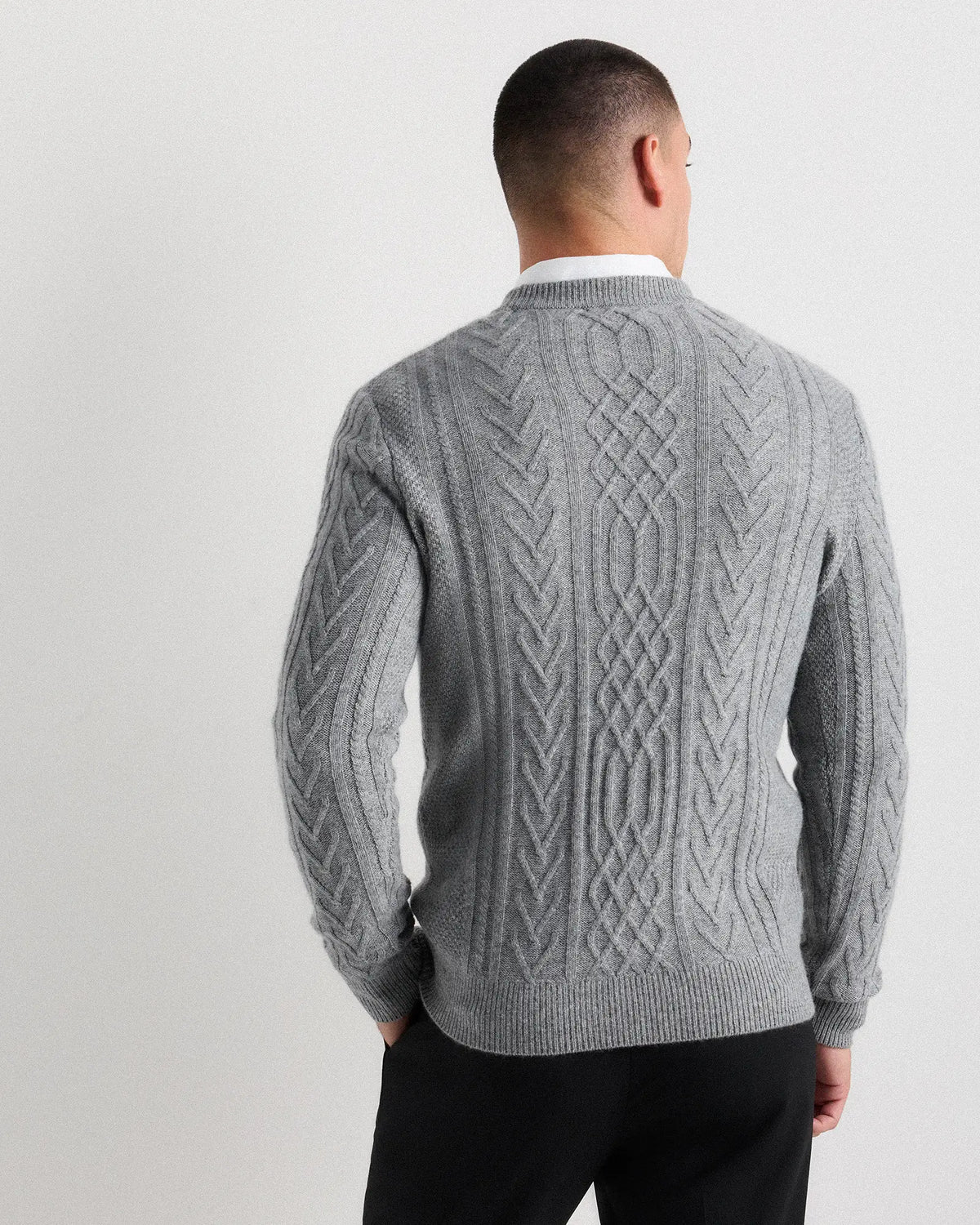 Mongolian Cashmere Cable Crewneck Sweater - US 1019