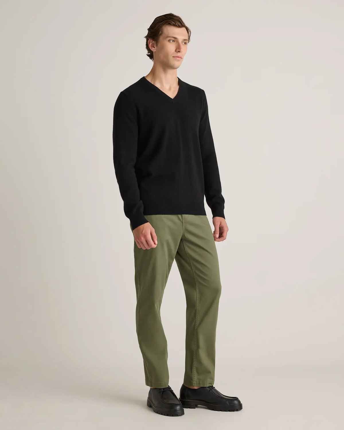 Mongolian Cashmere V-Neck Sweater - US 0381