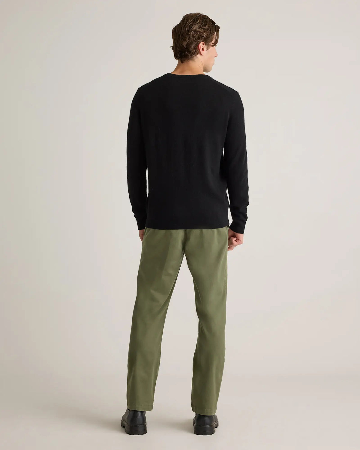 Mongolian Cashmere V-Neck Sweater - US 0381