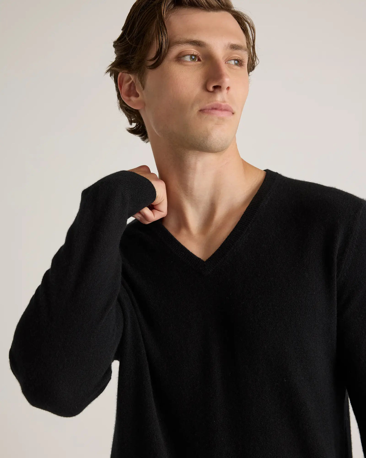 Mongolian Cashmere V-Neck Sweater - US 0381