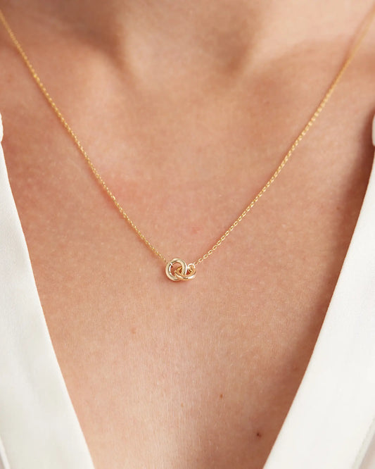 14K Gold Interlock Necklace - US 1352