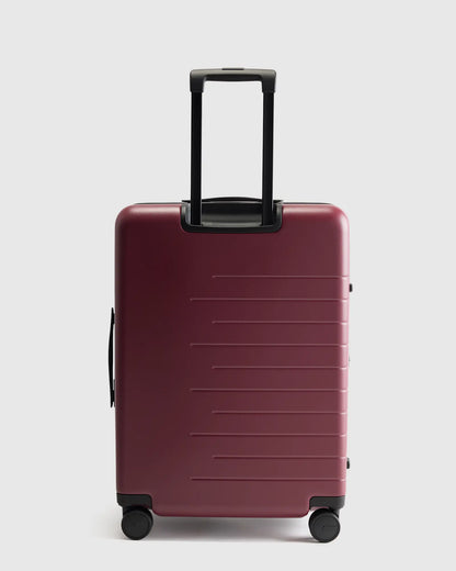 Expandable Medium Check-In Suitcase - US 5111