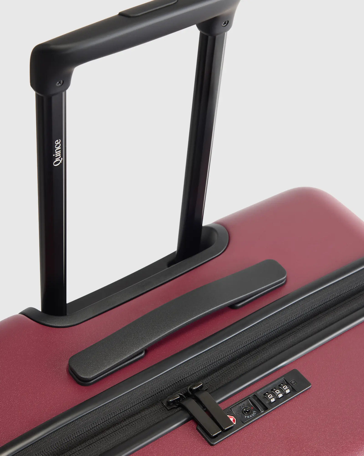 Expandable Medium Check-In Suitcase - US 5111