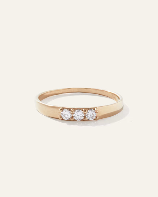 14K Gold Diamond Three Stone Tapered Band - US 5203