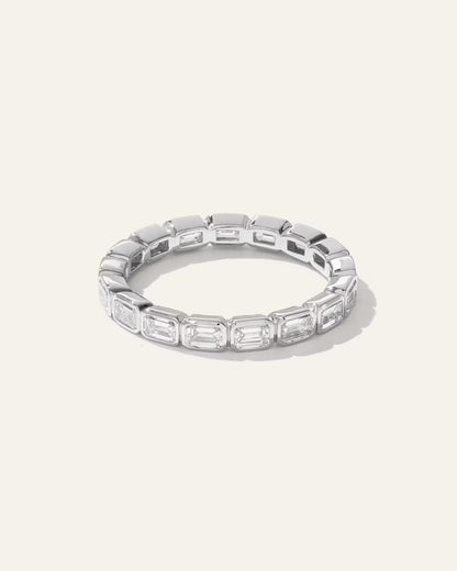 Women's Lab Grown Diamond Emerald East-West Bezel Eternity Band Rings in Yellow Gold - US 9626