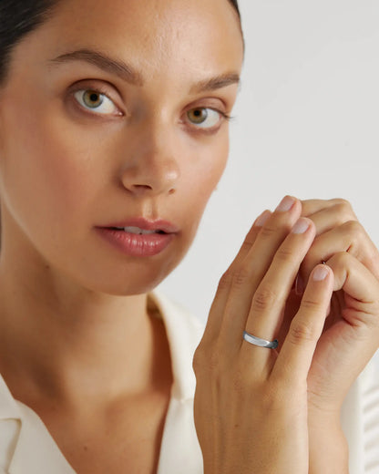 14K Gold Lightweight Round Edge Band - US 9200