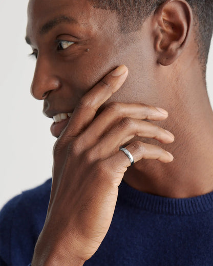 14K Gold Lightweight Round Edge Band - US 9200