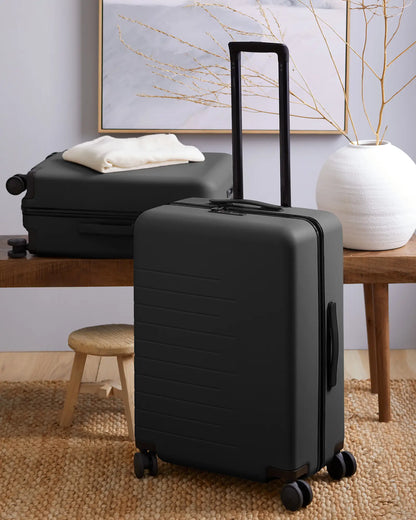 Medium Check-In Suitcase - US 4991
