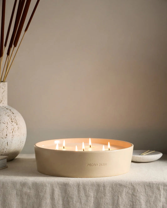 Peony Dusk 7-Wick Luxury Candle - US 3120