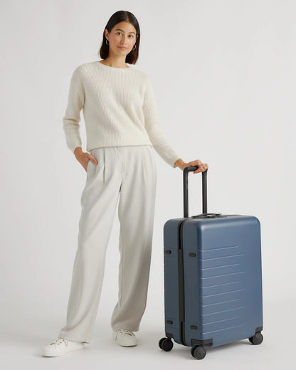 Medium Check-In Suitcase - US 9996