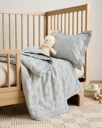 European Linen Toddler Dream Quilt - US 5596