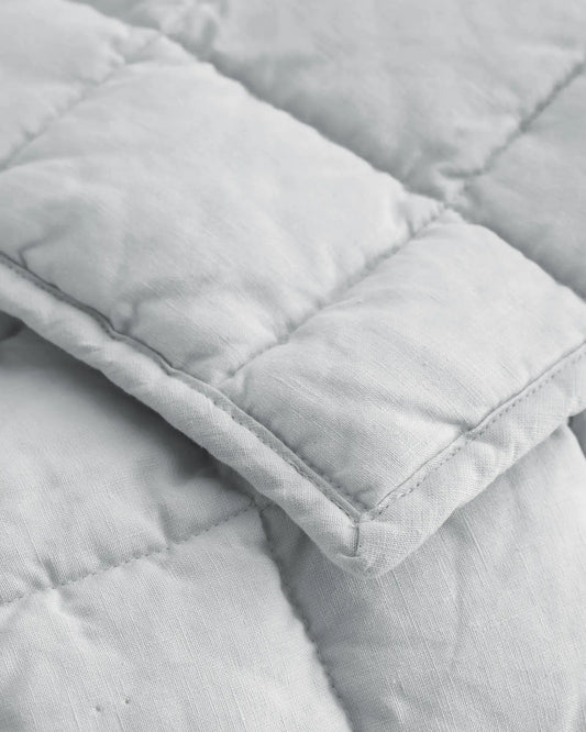 European Linen Toddler Quilt - US 6438
