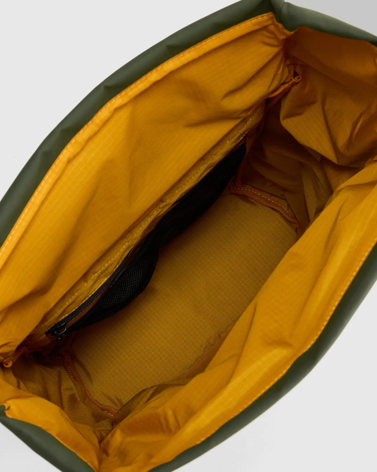 Weather Proof Roll-Top Backpack - US 3064