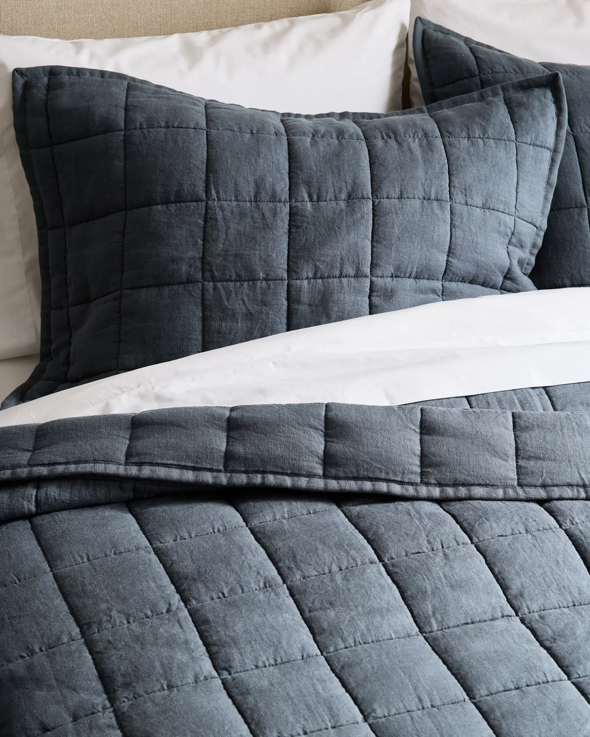 European Linen Box Quilted Sham Set - US 8752