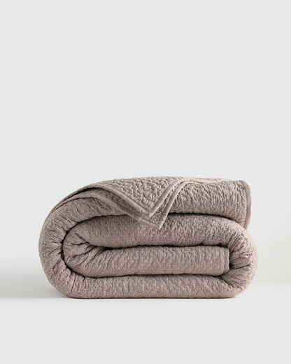 Organic Cotton Hand Stitched Quilt - US 2617