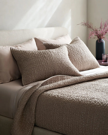 Organic Cotton Hand Stitched Quilt - US 2617