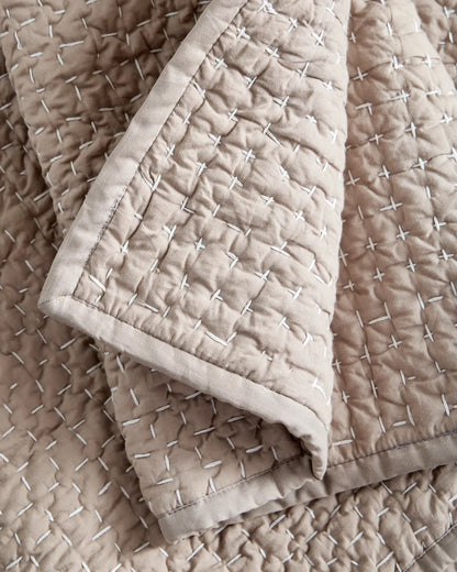 Organic Cotton Hand Stitched Quilt - US 2617