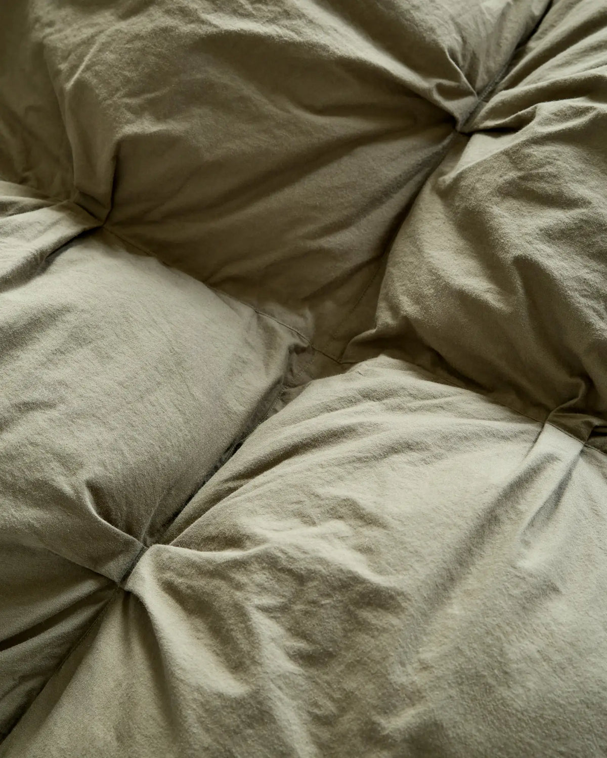 Cotton Pintuck Comforter - US 9877